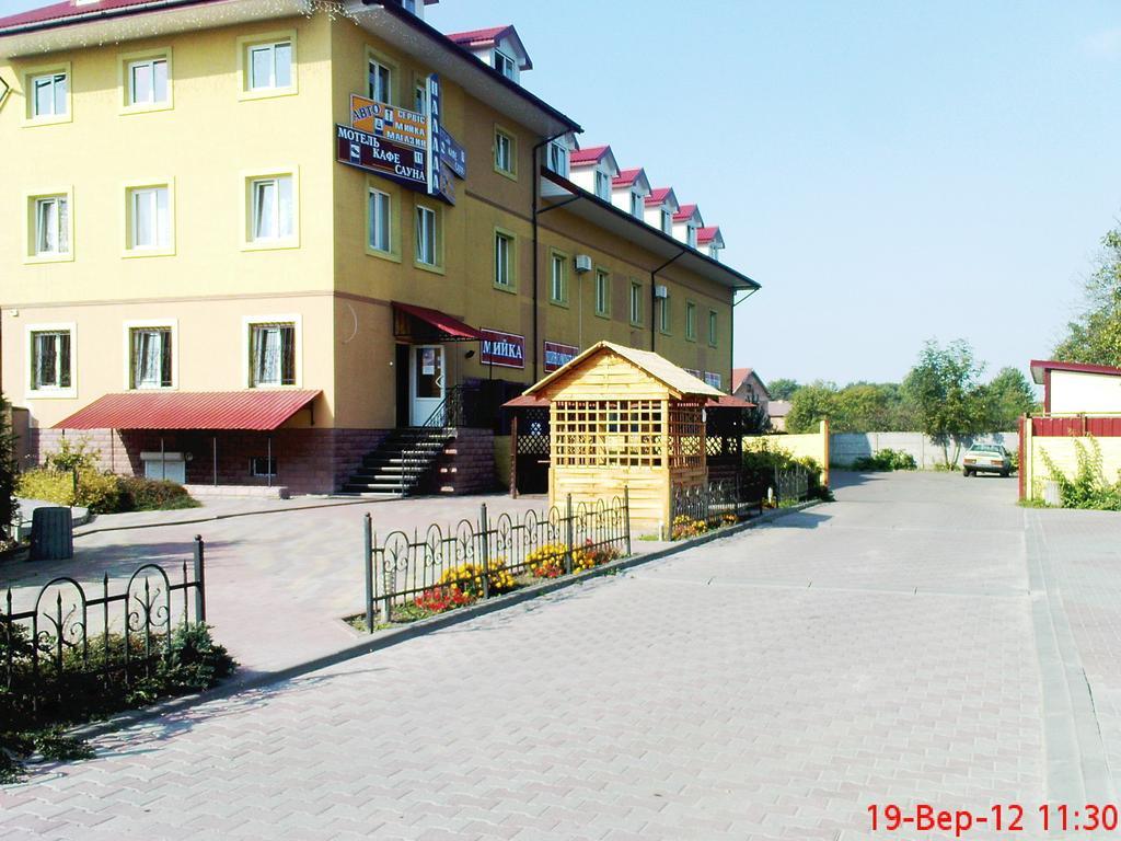 Pallada Motel Pasiky-Zubryts'ki Exterior photo